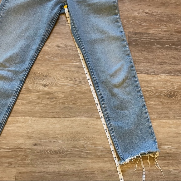 Levi’s Wedgie Straight Light Wash Denim Jeans with Raw Hem size 23 - Picture 12 of 17